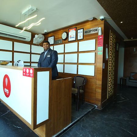 Oyo 8992 Hotel Kyra อาเมดาบัด ภายนอก รูปภาพ