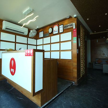 Oyo 8992 Hotel Kyra อาเมดาบัด ภายนอก รูปภาพ