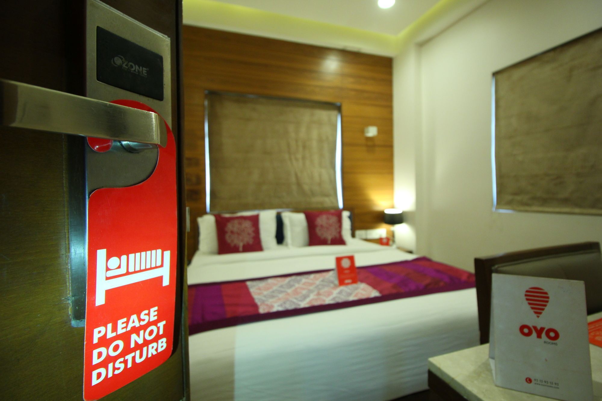 Oyo 8992 Hotel Kyra อาเมดาบัด ภายนอก รูปภาพ